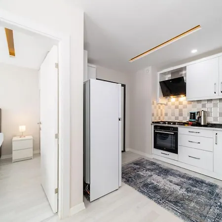 Lovely With Central Location Walking Distance To Beach In Muratpasa, Appartement Antalya